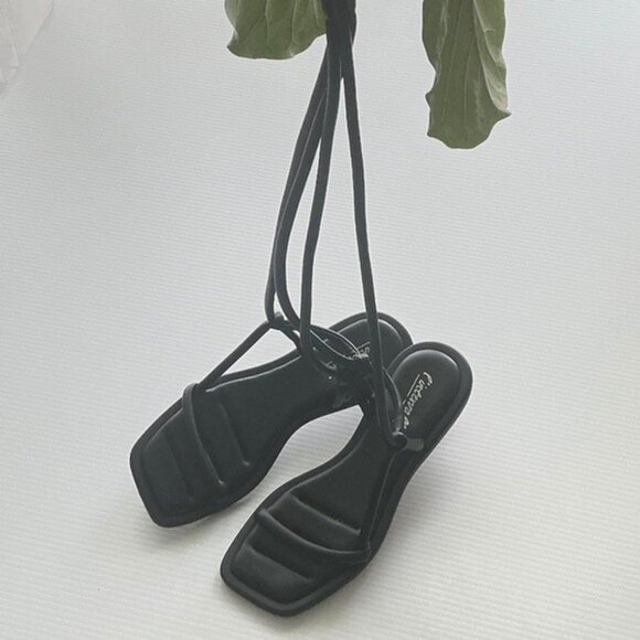 L’intervalle size 9.5-10 black lace-up sandals rope gladiator - Picture 2 of 7